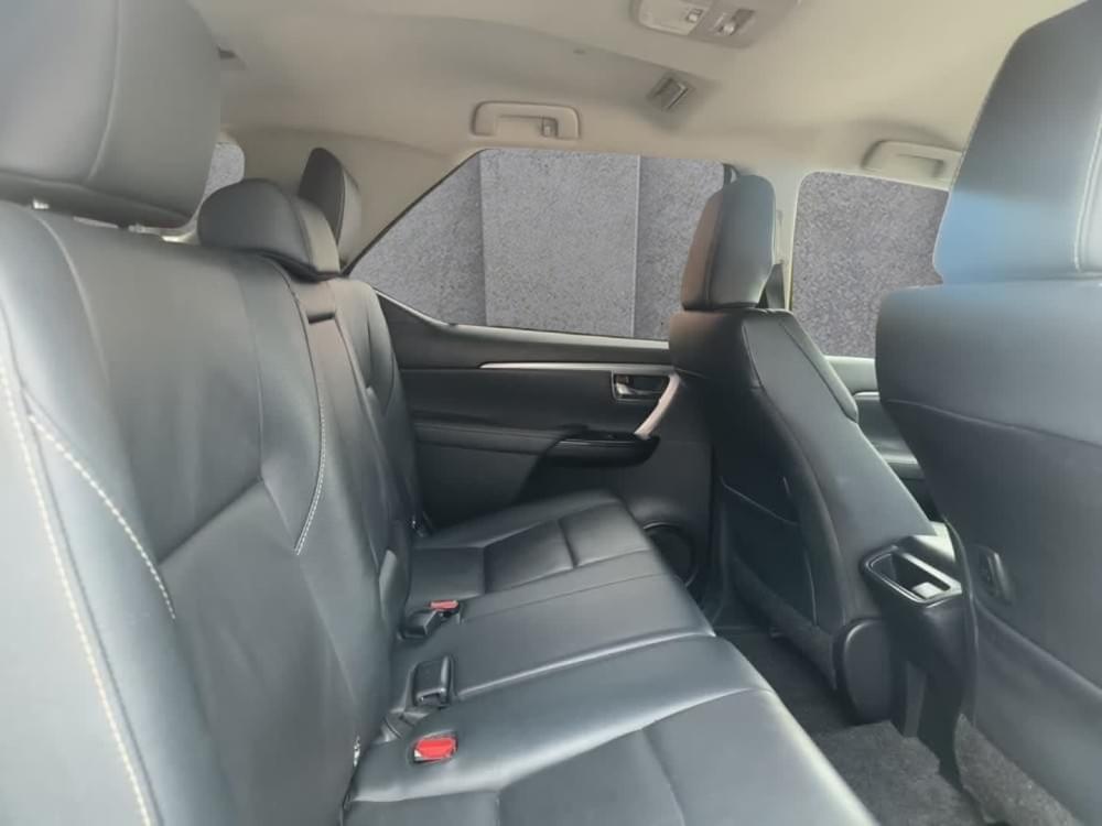 Toyota Fortuner 2.4 Gd-6 Rb At
