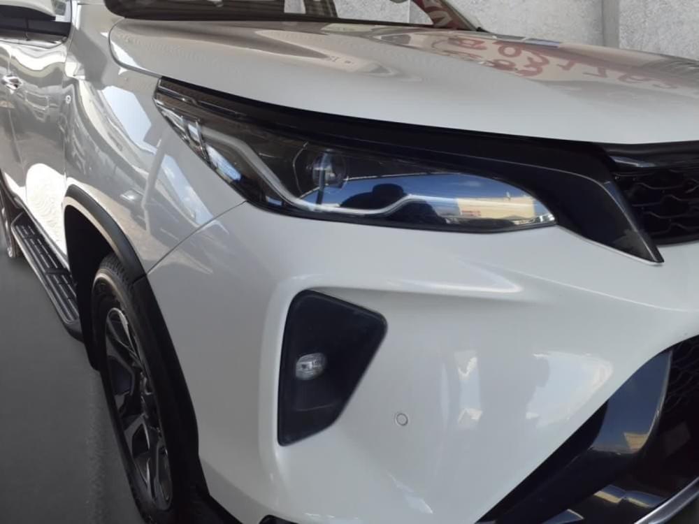 Toyota Fortuner 2.4 Gd-6 Rb At