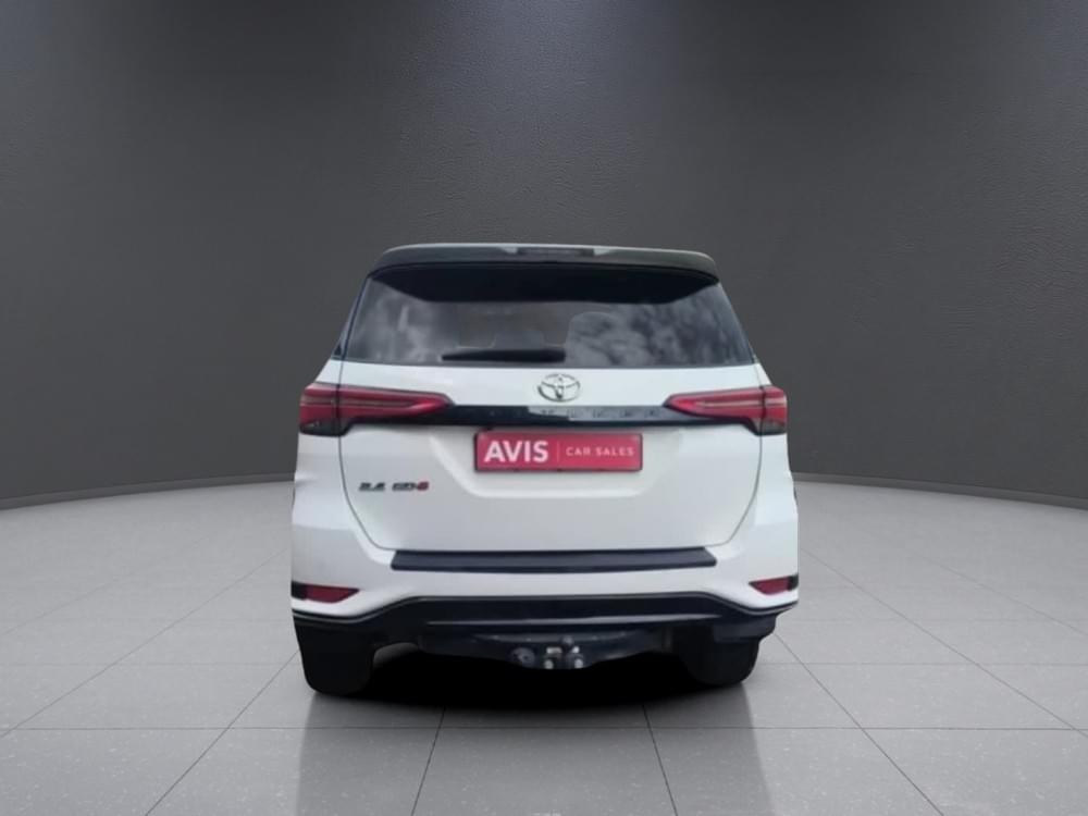 Toyota Fortuner 2.4 Gd-6 Rb 6At