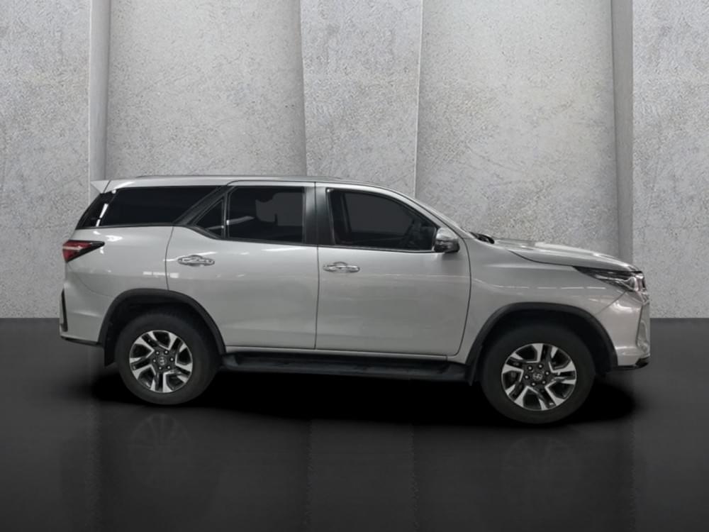 Toyota Fortuner 2.4 Gd-6 Rb 6At