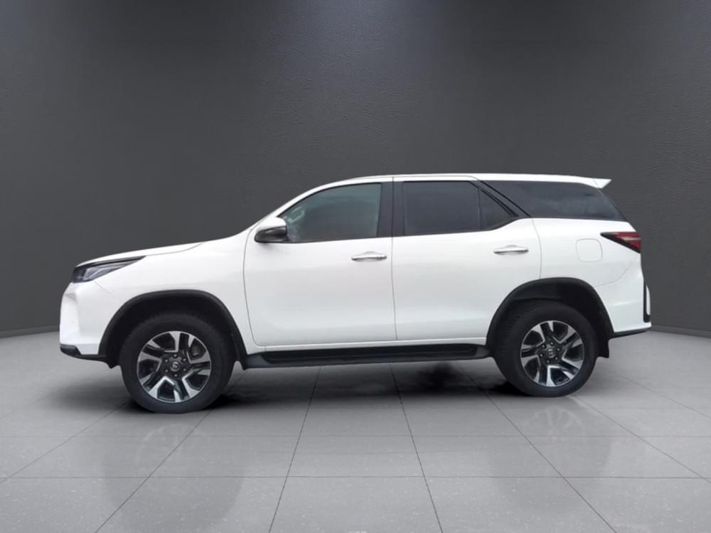 Toyota Fortuner 2.4 Gd-6 Rb At