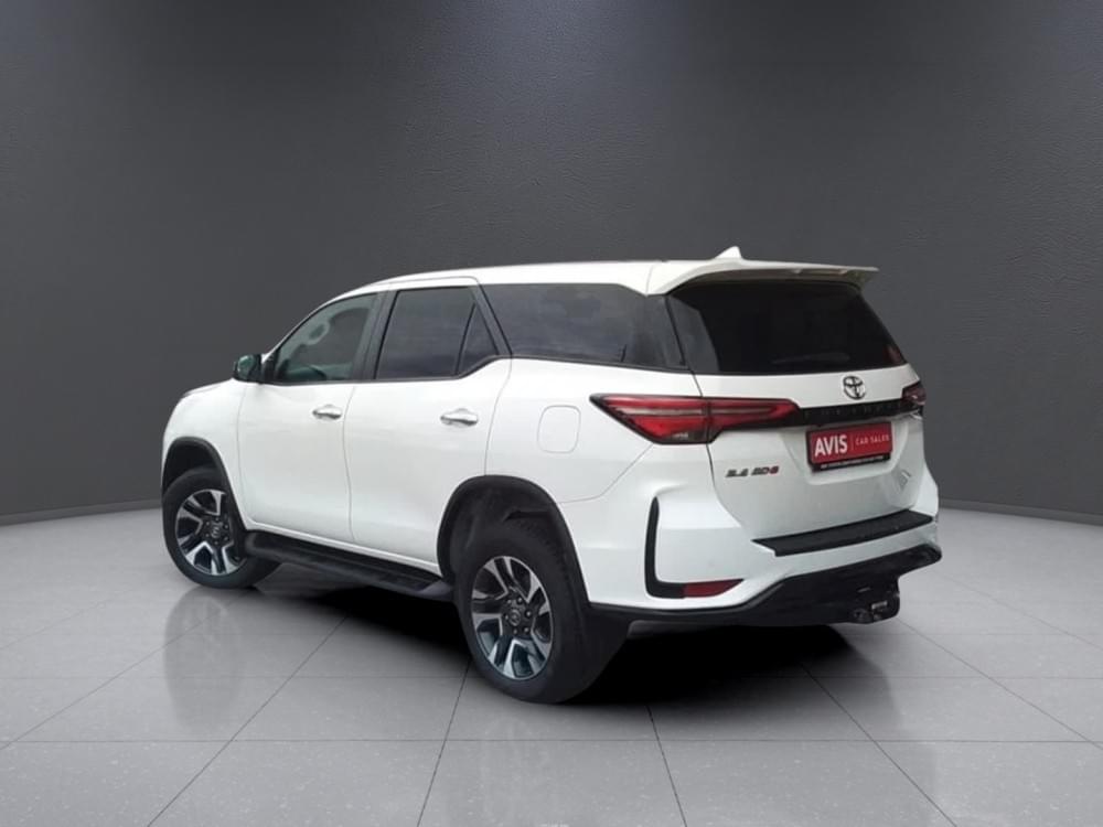 Toyota Fortuner 2.4 Gd-6 Rb At