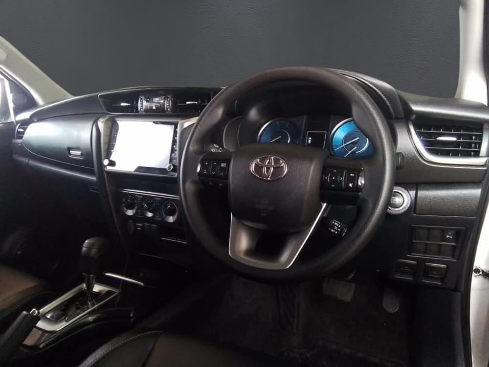 Toyota Fortuner 2.4 Gd-6 Rb At