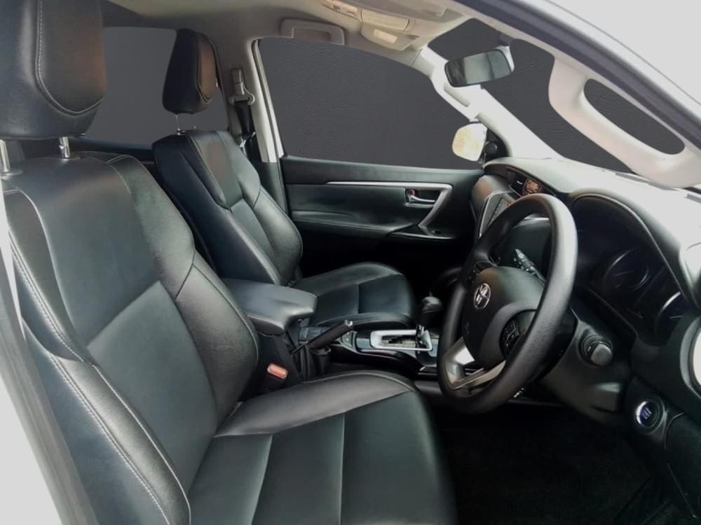 Toyota Fortuner 2.4 Gd-6 Rb At