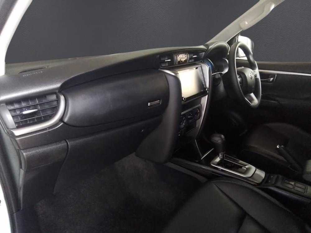 Toyota Fortuner 2.4 Gd-6 Rb At
