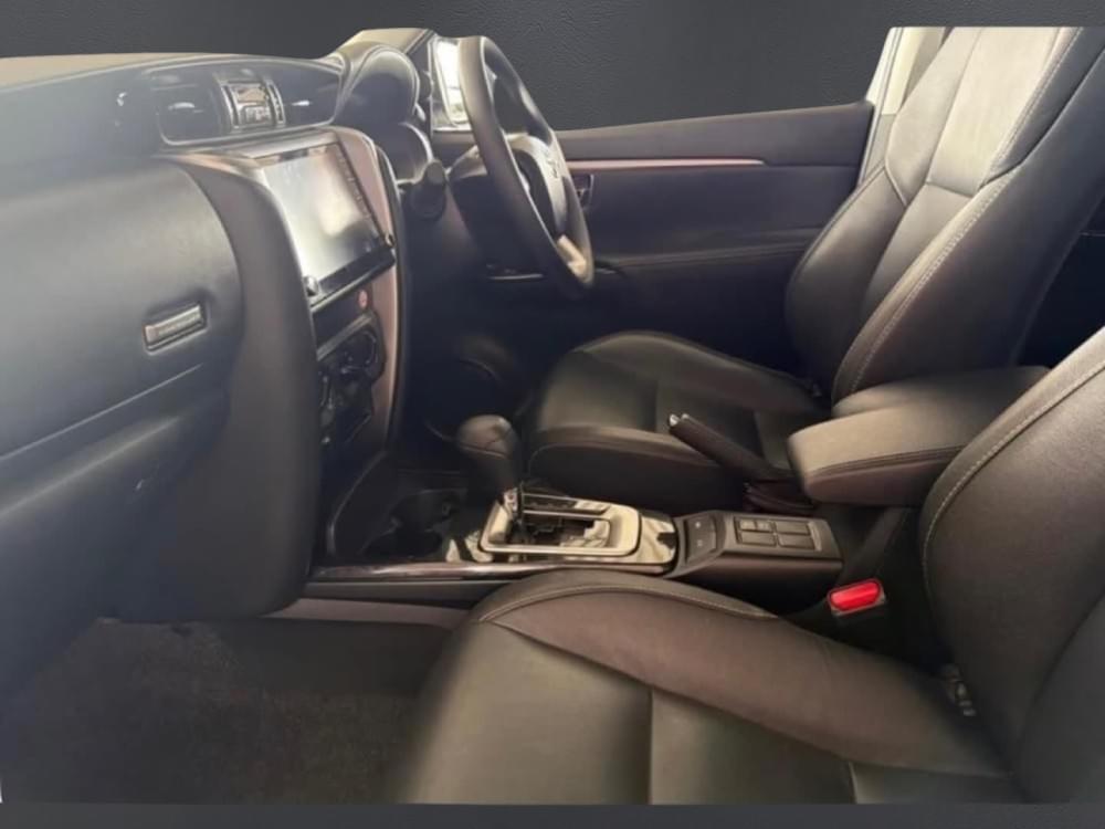 Toyota Fortuner 2.4 Gd-6 Rb At