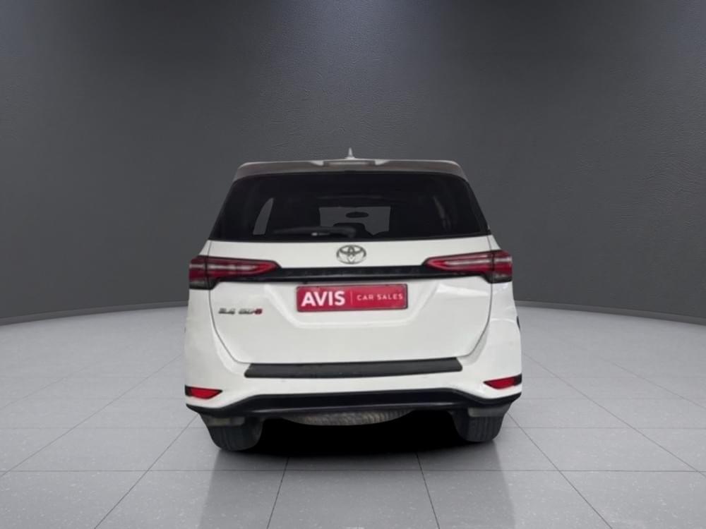 Toyota Fortuner 2.4 Gd-6 Rb At