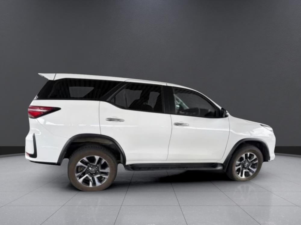 Toyota Fortuner 2.4 Gd-6 Rb At