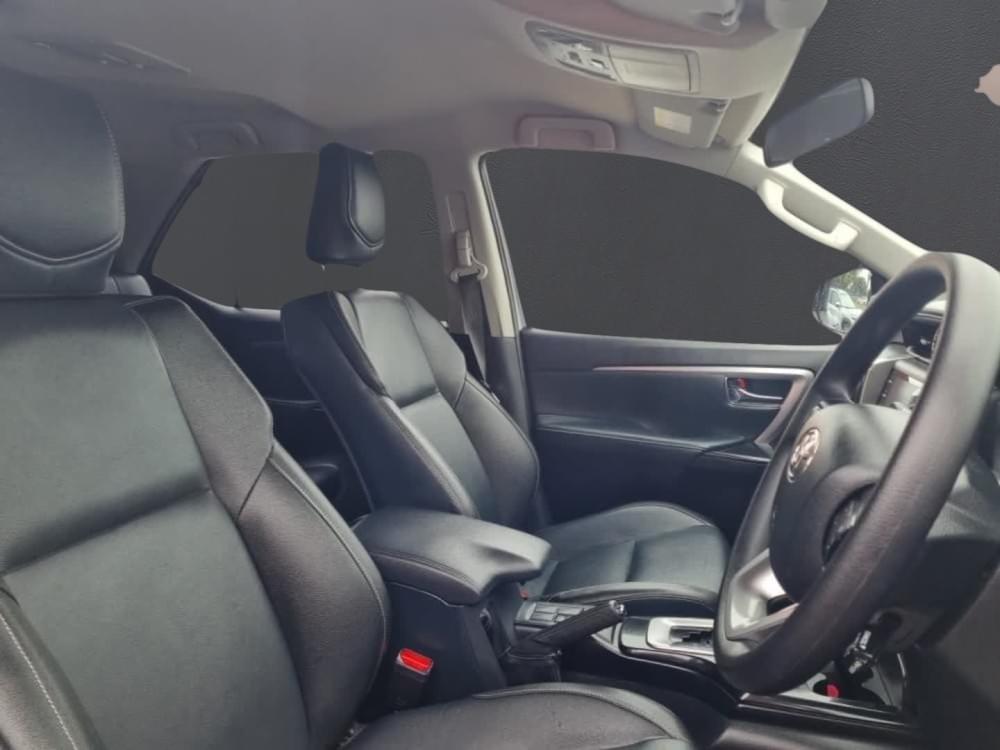 Toyota Fortuner 2.4 Gd-6 Rb At