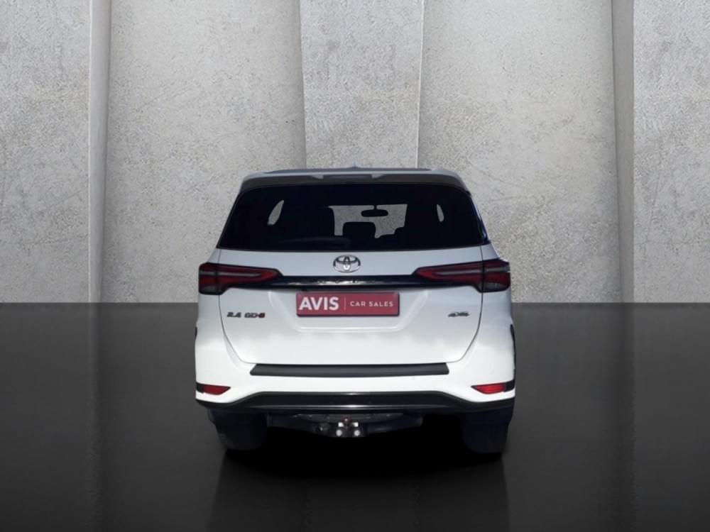 Toyota Fortuner 2.4 Gd-6 Rb At
