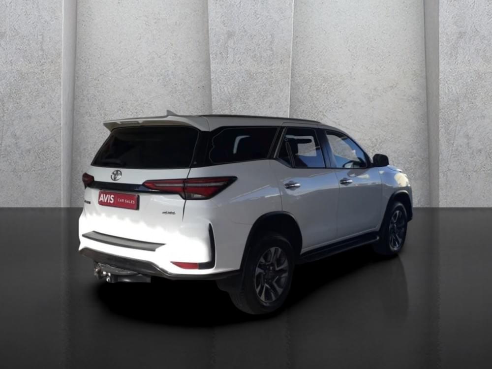 Toyota Fortuner 2.4 Gd-6 Rb At