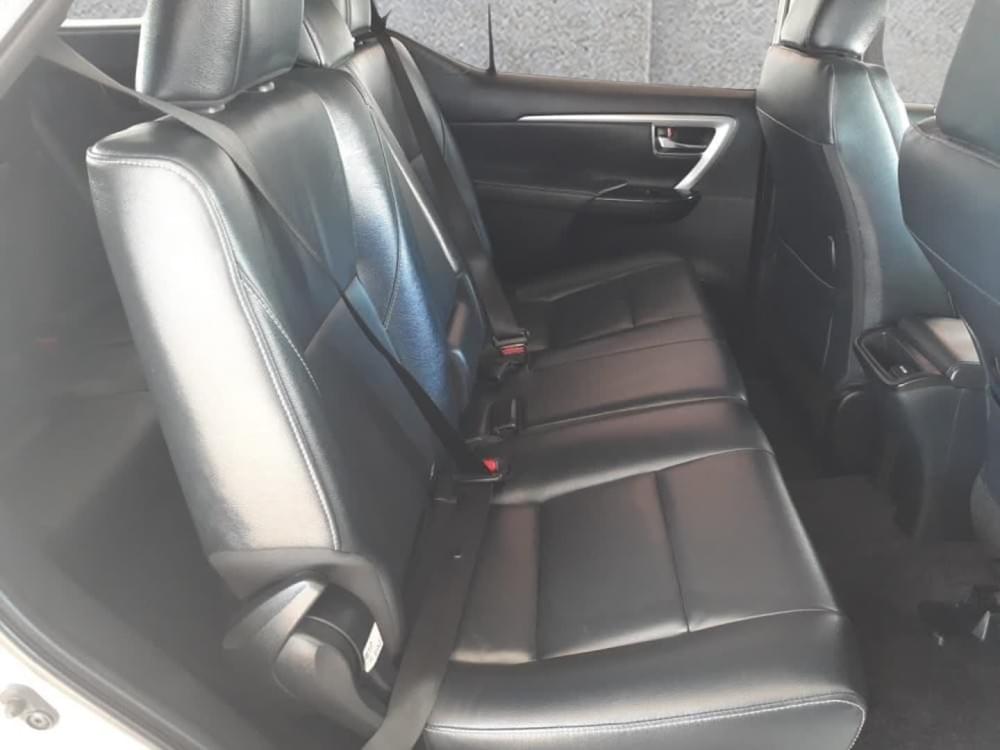 Toyota Fortuner 2.4 Gd-6 Rb At