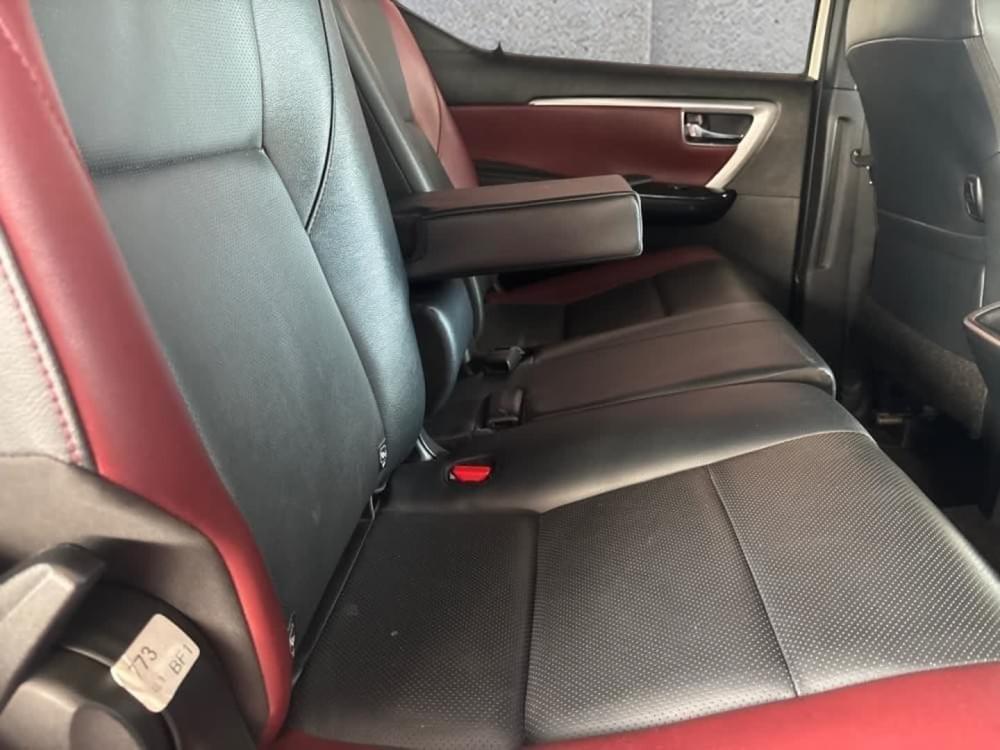 Toyota Fortuner 2.8 Gd-6 Rb At