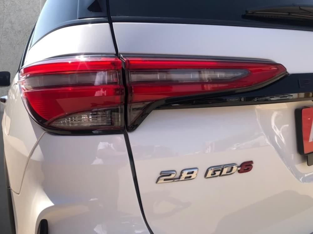 Toyota Fortuner 2.8 Gd-6 Rb At