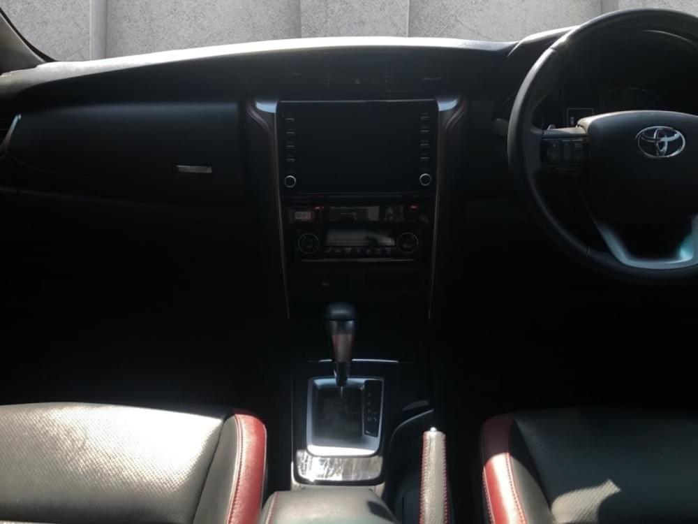 Toyota Fortuner 2.8 Gd-6 Rb At