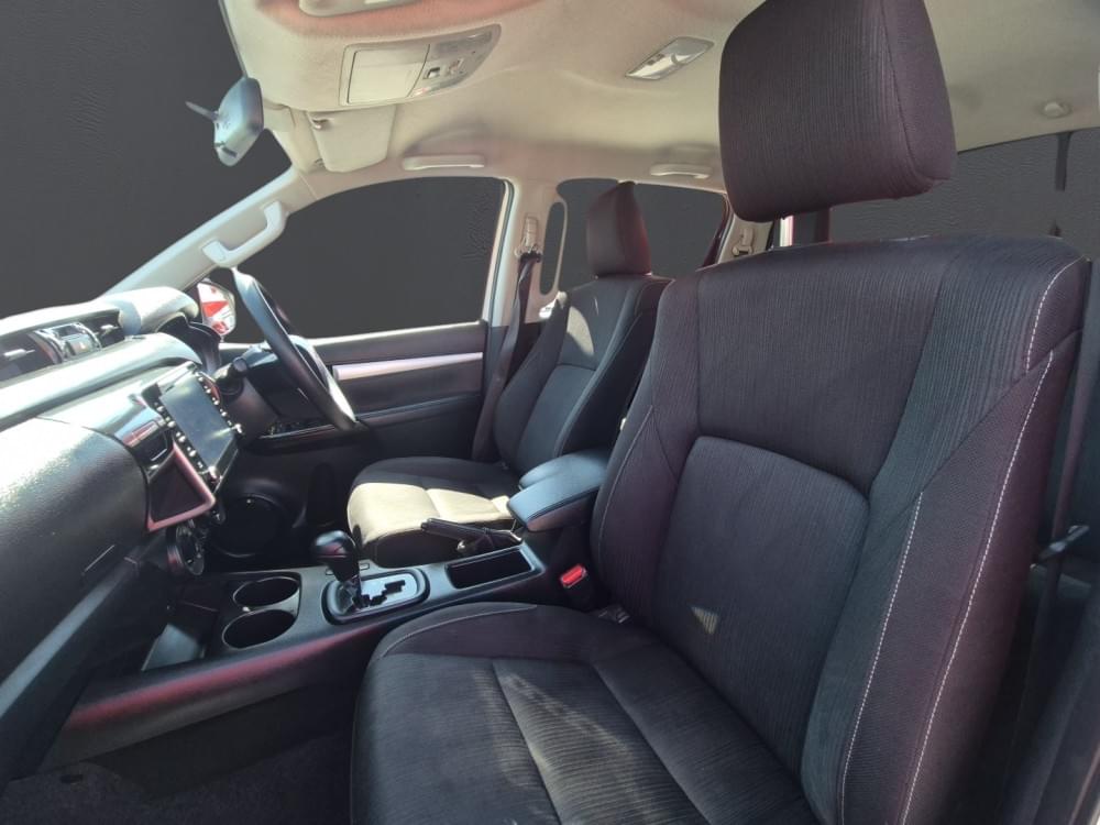 Toyota N/A 2.4 Gd-6 Raider 4X4 At D Cab