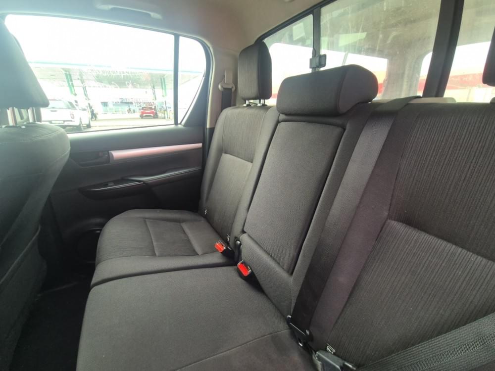 Toyota Hilux 2.4 Gd-6 Raider 4X4 6At D Cab