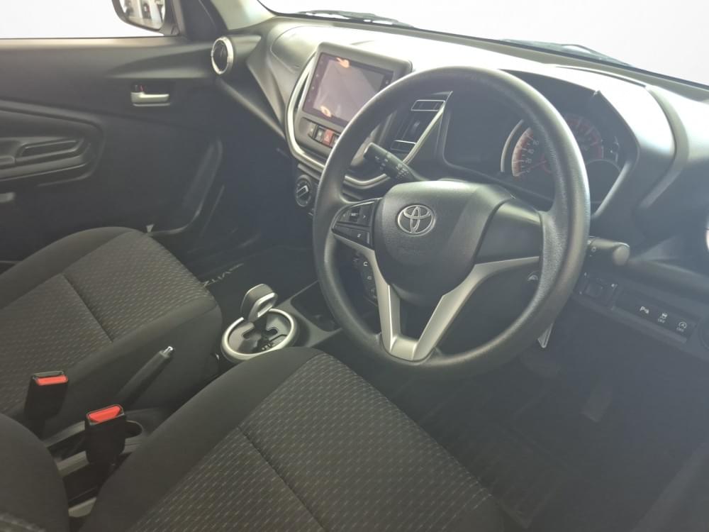 Toyota Vitz 1.0 Xr Amt