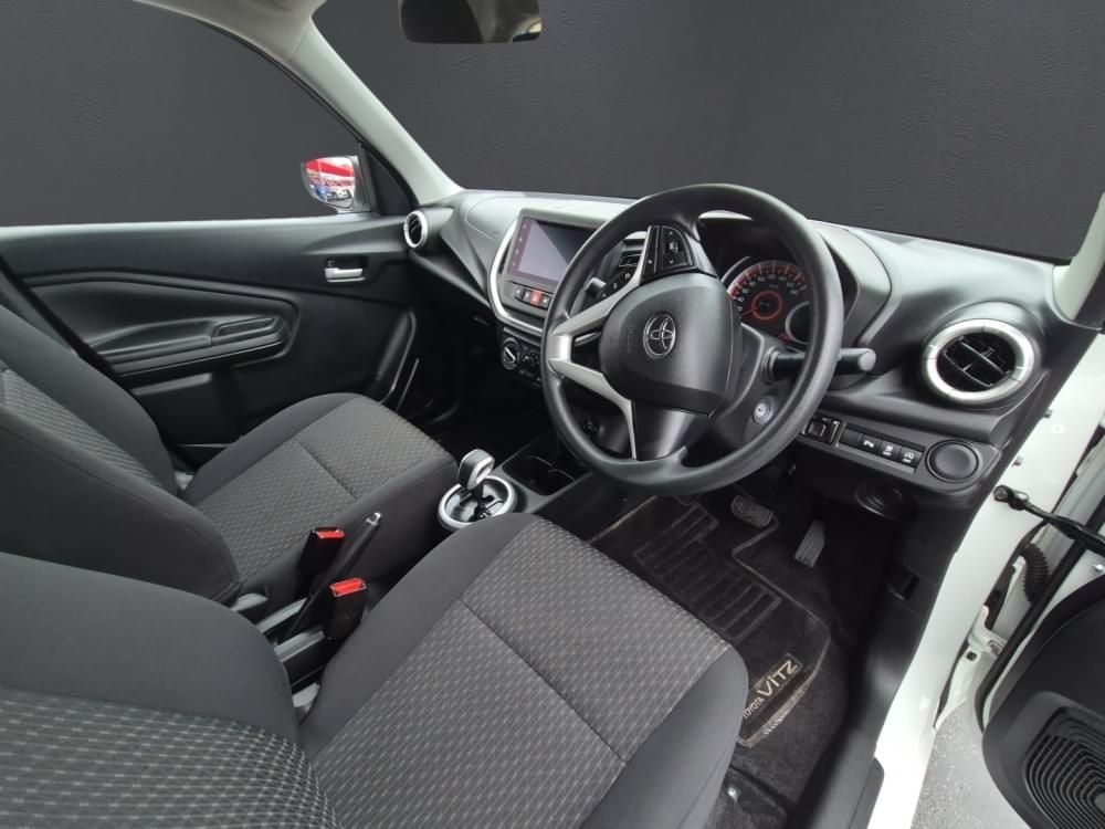 Toyota Vitz 1.0 Xr Amt