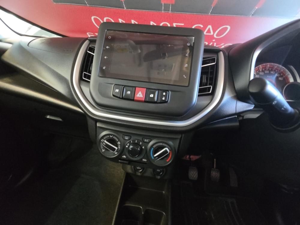 Toyota Vitz 1.0 Xr Mt