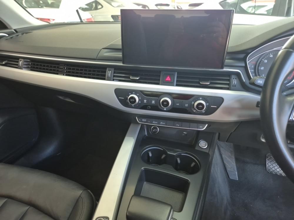 Audi A4 Sedan 35 Tfsi S Tronic