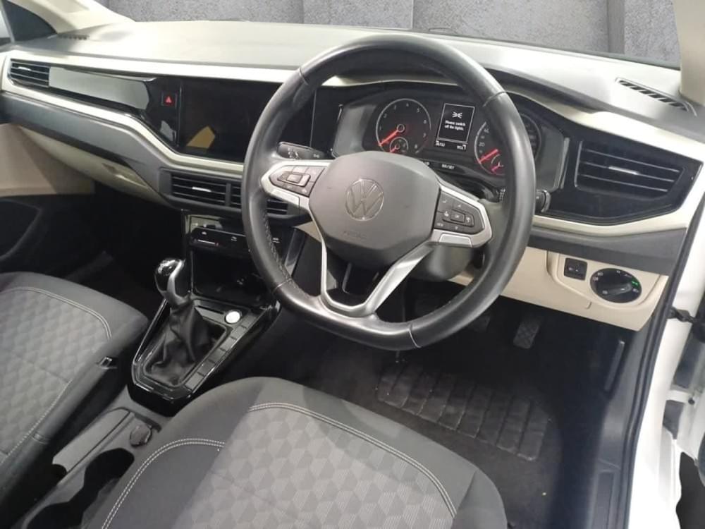 Volkswagen Polo Sedan 1.6 Life