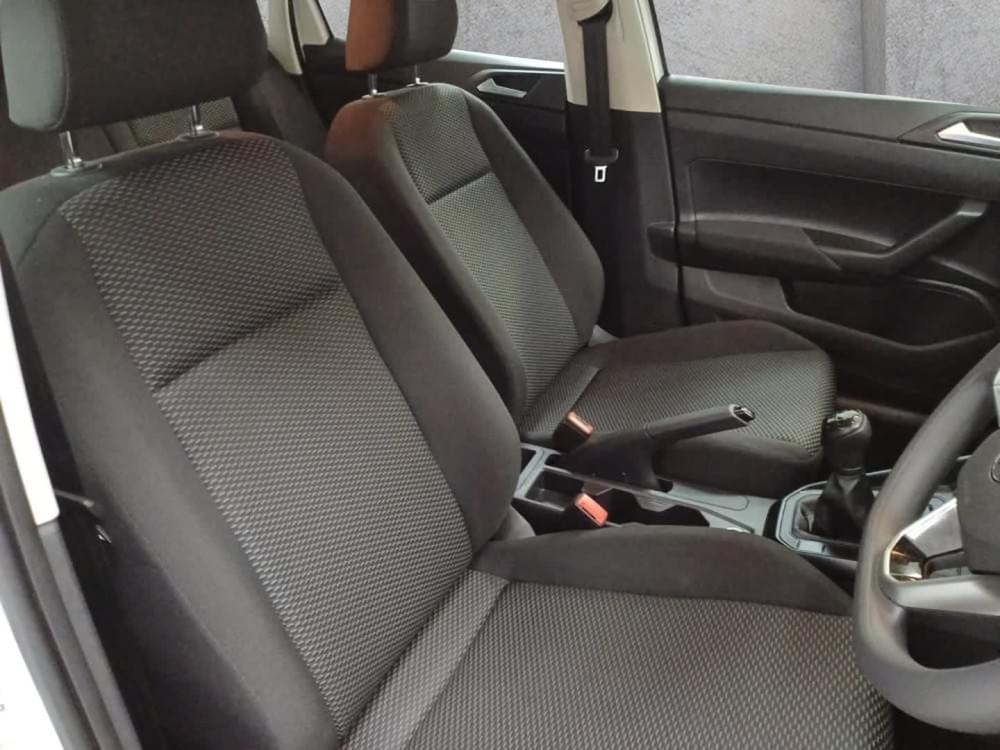 Volkswagen Polo Sedan 1.6 Base