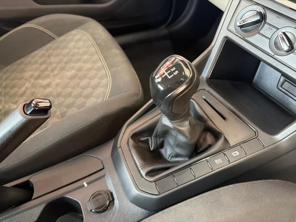 Volkswagen Polo Sedan 1.6 Base