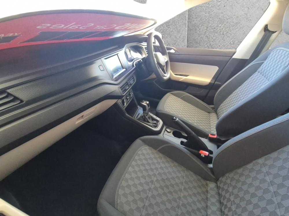 Volkswagen Polo Sedan 1.6 Tiptronic