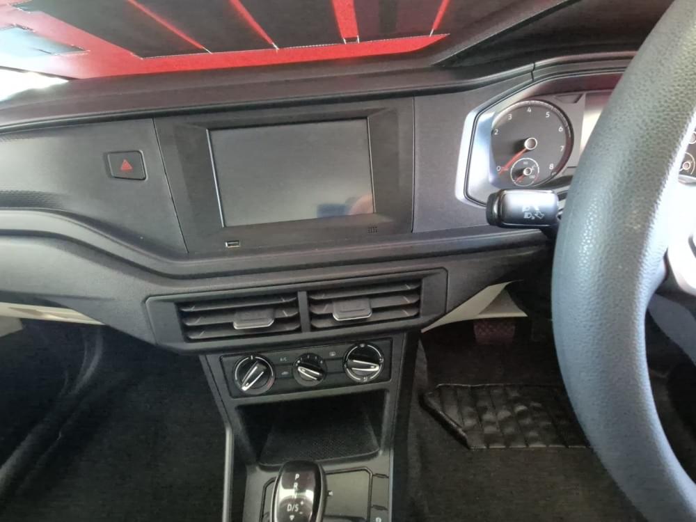 Volkswagen Polo Sedan 1.6 Tiptronic