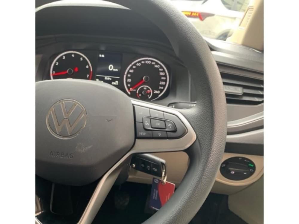Volkswagen Polo Sedan 1.6 Base