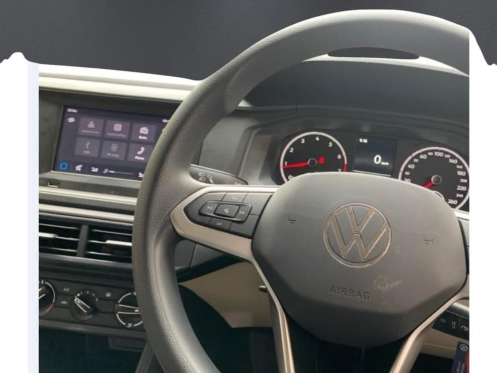 Volkswagen Polo Sedan 1.6 Base