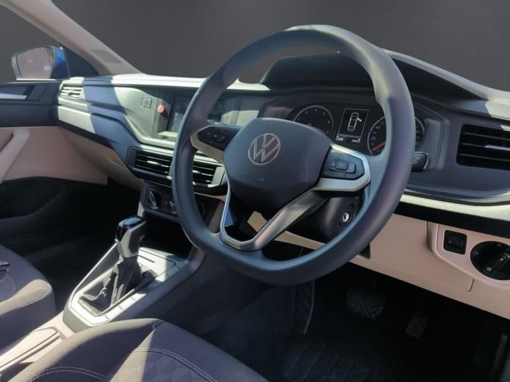Volkswagen Polo Sedan 1.6 Tiptronic