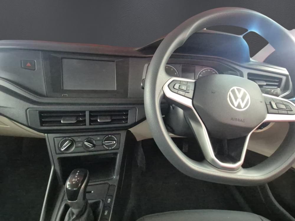 Volkswagen Polo Sedan 1.6 Tiptronic
