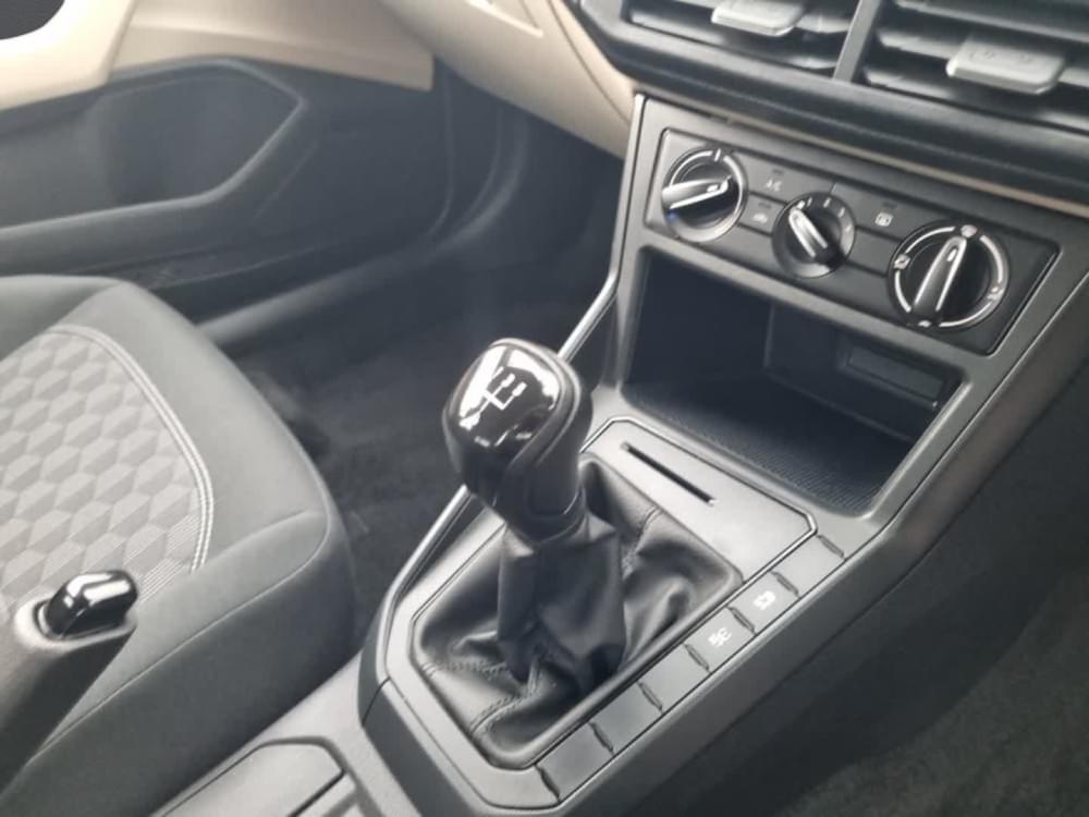 Volkswagen Polo Sedan 1.6 Base