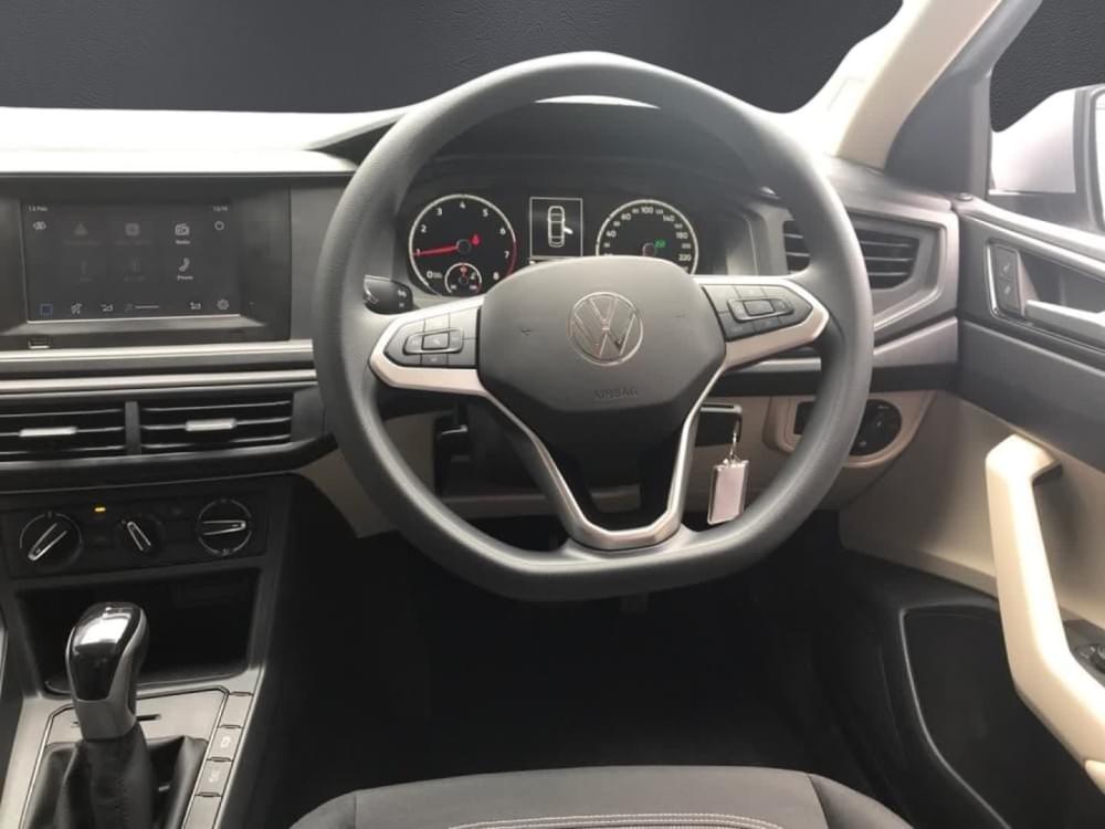 Volkswagen Polo Sedan 1.6 Tiptronic