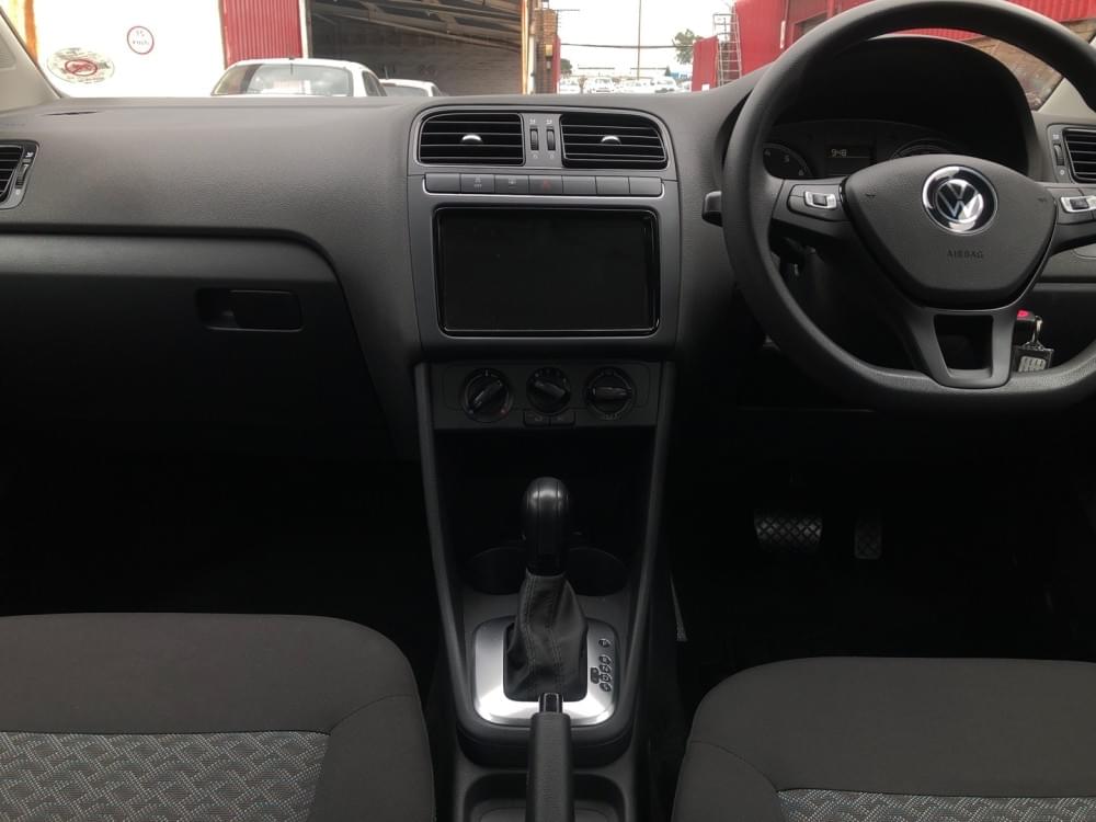 Volkswagen Polo Vivo Hatch 1.6 Life Tipt
