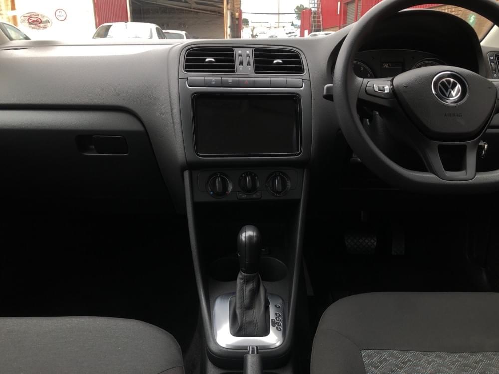 Volkswagen Polo Vivo Hatch 1.6 Life Tipt