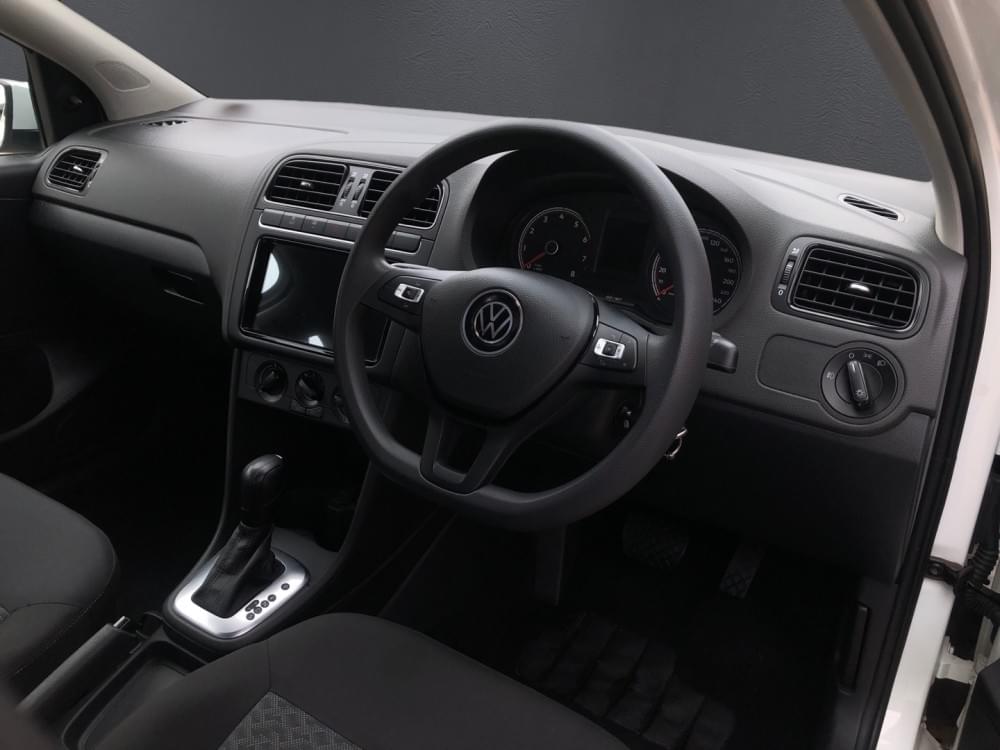 Volkswagen N/A 1.6 Life Tipt