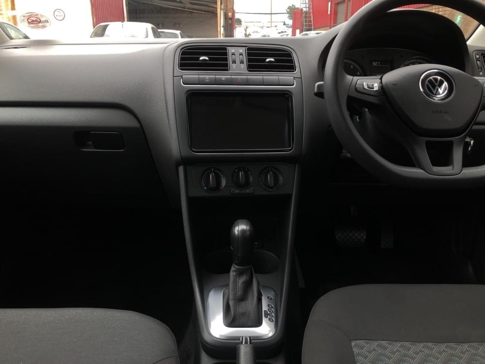 Volkswagen Polo Vivo Hatch 1.6 Life Tipt