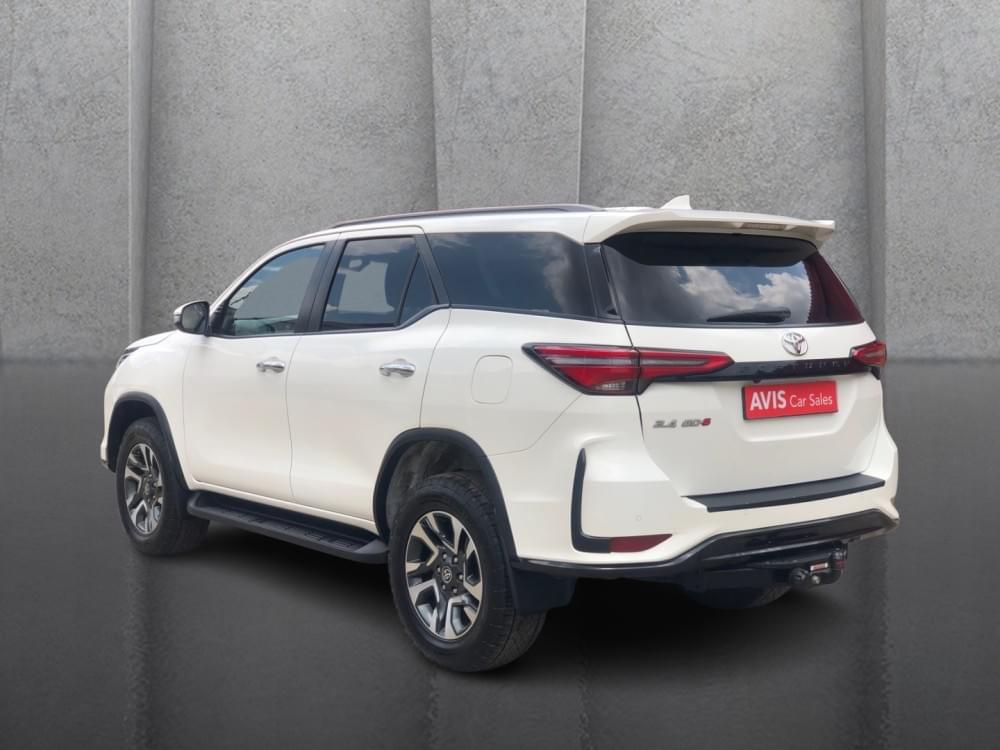 Toyota Fortuner 2.4 Gd-6 Rb At