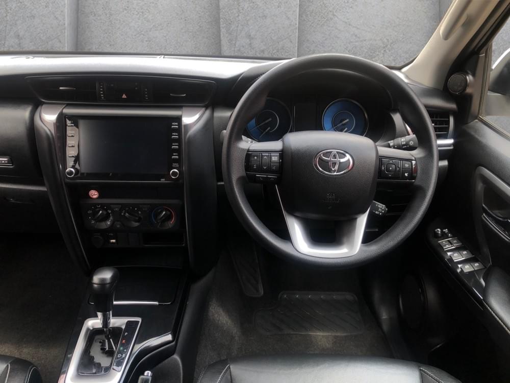 Toyota Fortuner 2.4 Gd-6 Rb At