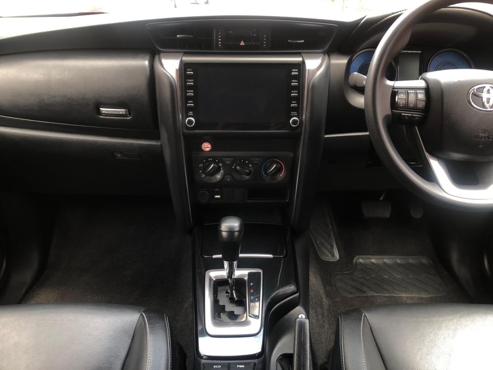 Toyota Fortuner 2.4 Gd-6 Rb At