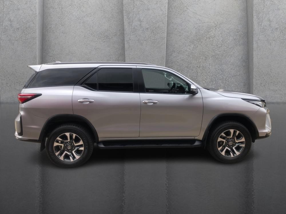 Toyota Fortuner 2.4 Gd-6 Rb At