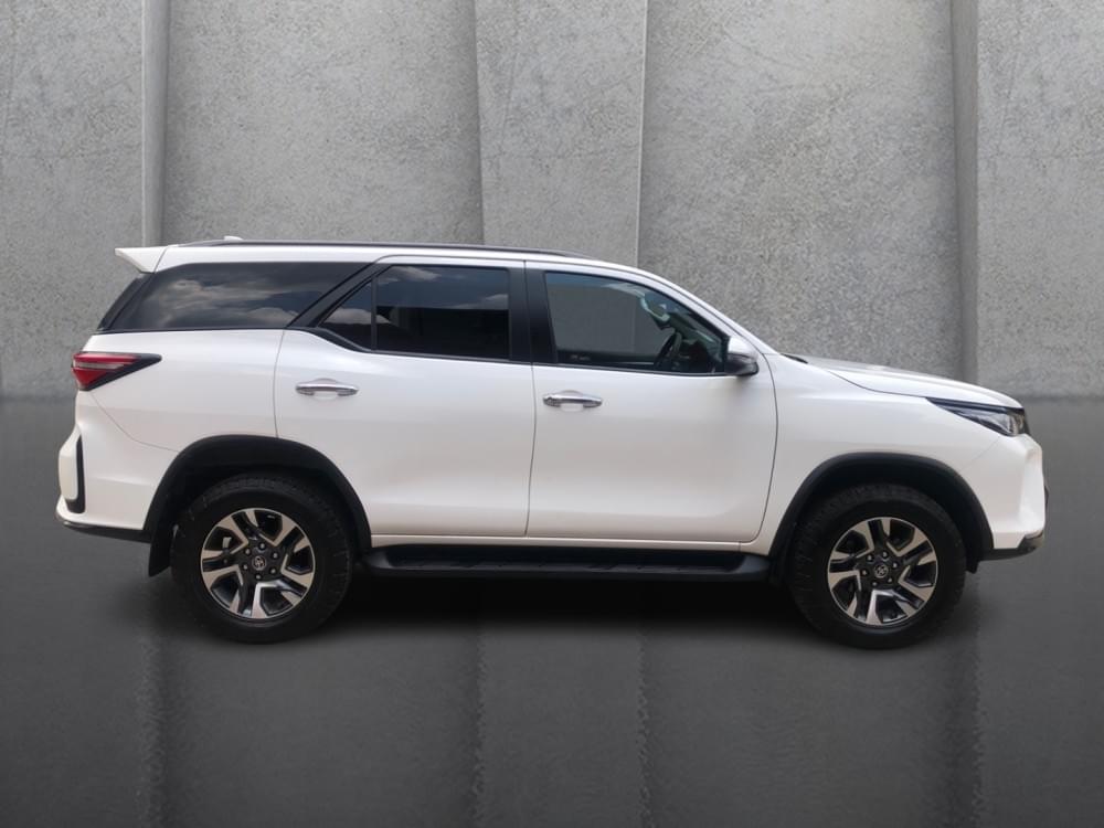 Toyota Fortuner 2.4 Gd-6 At