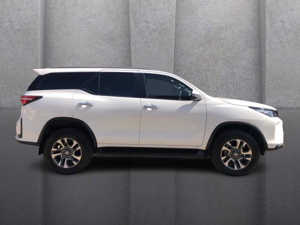 Toyota Fortuner 2.4 Gd-6 Raised Body At