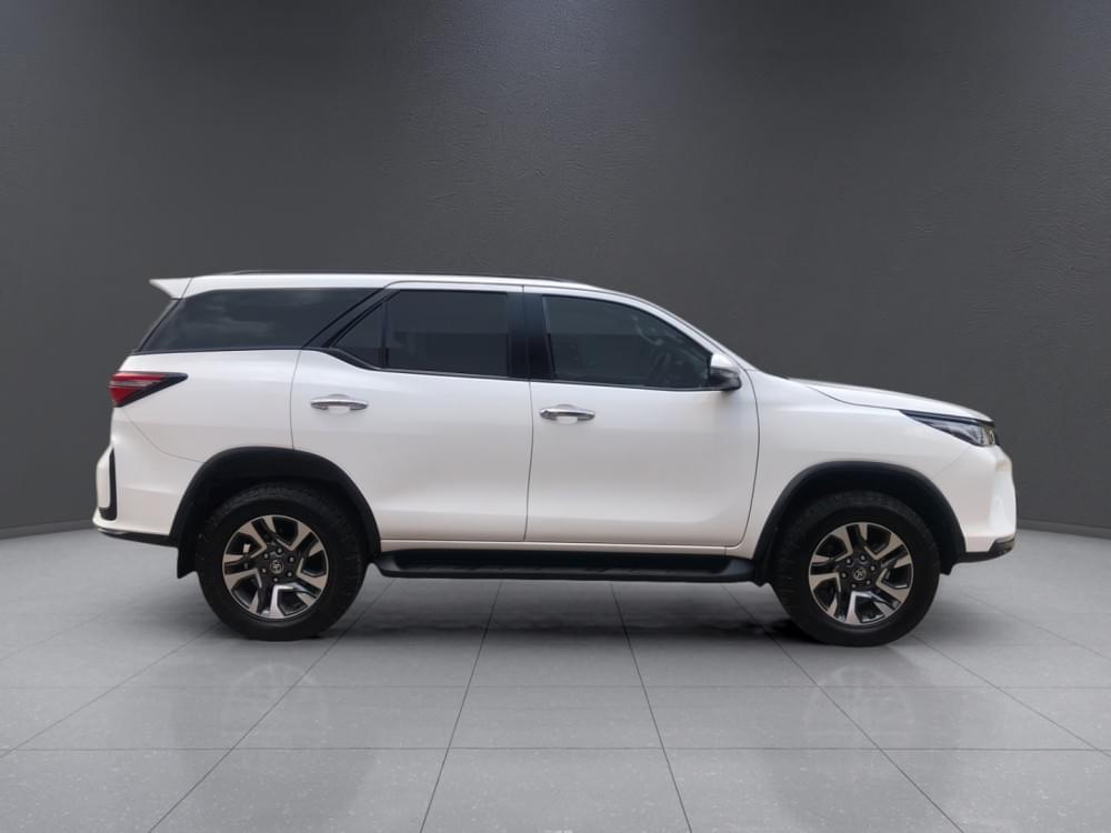 Toyota Fortuner 2.4 Gd-6 Rb 6At