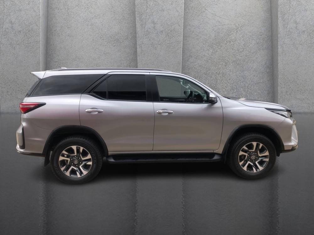 Toyota Fortuner 2.4 Gd-6 Rb At