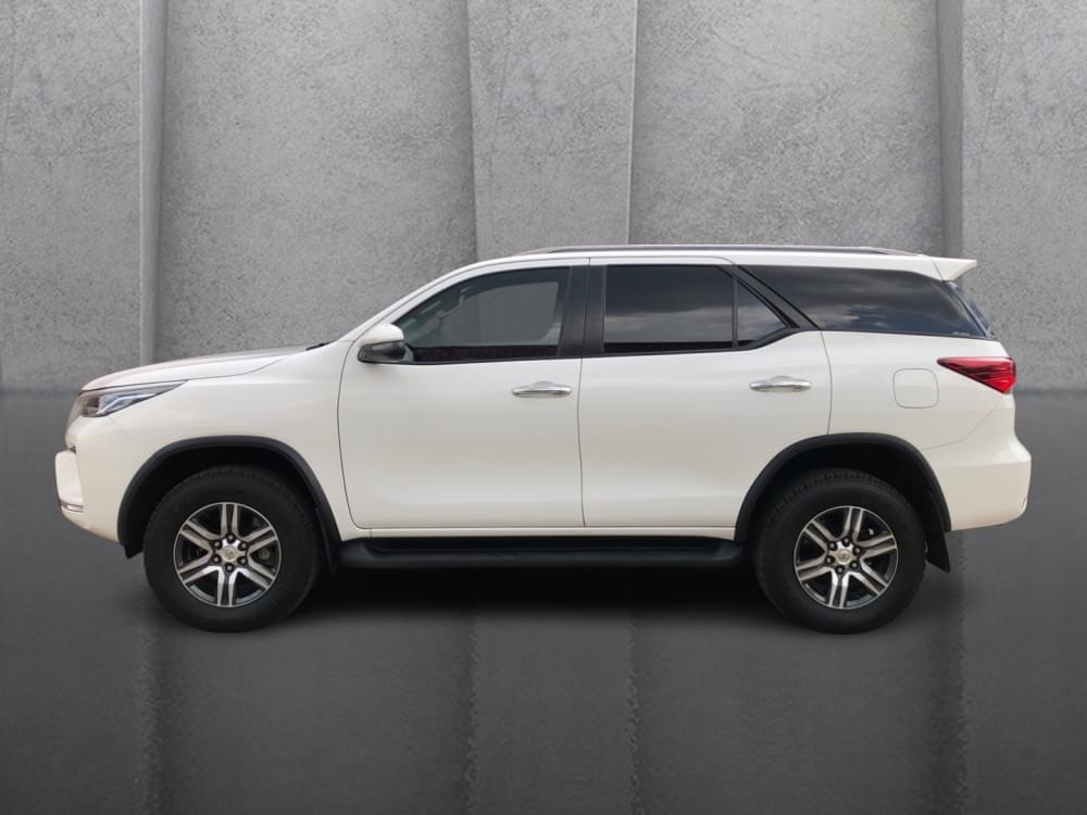 Toyota Fortuner 2.4 Gd-6 4X4 At