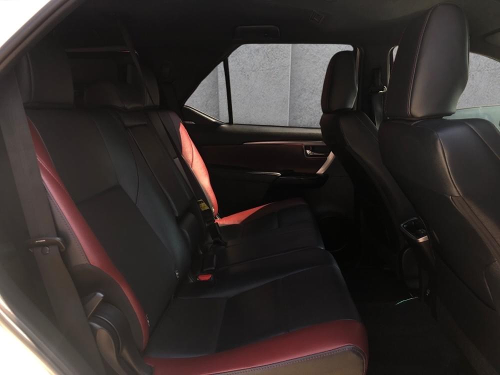 Toyota Fortuner 2.8 Gd-6 Rb At